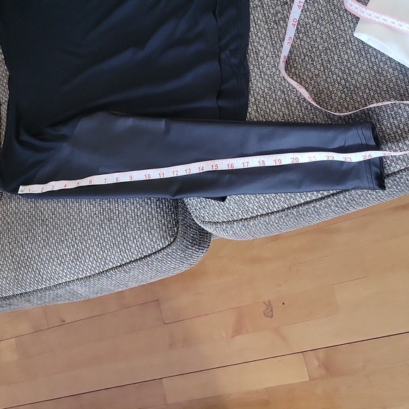 Reebok tshirt size m - Picture 7 of 7